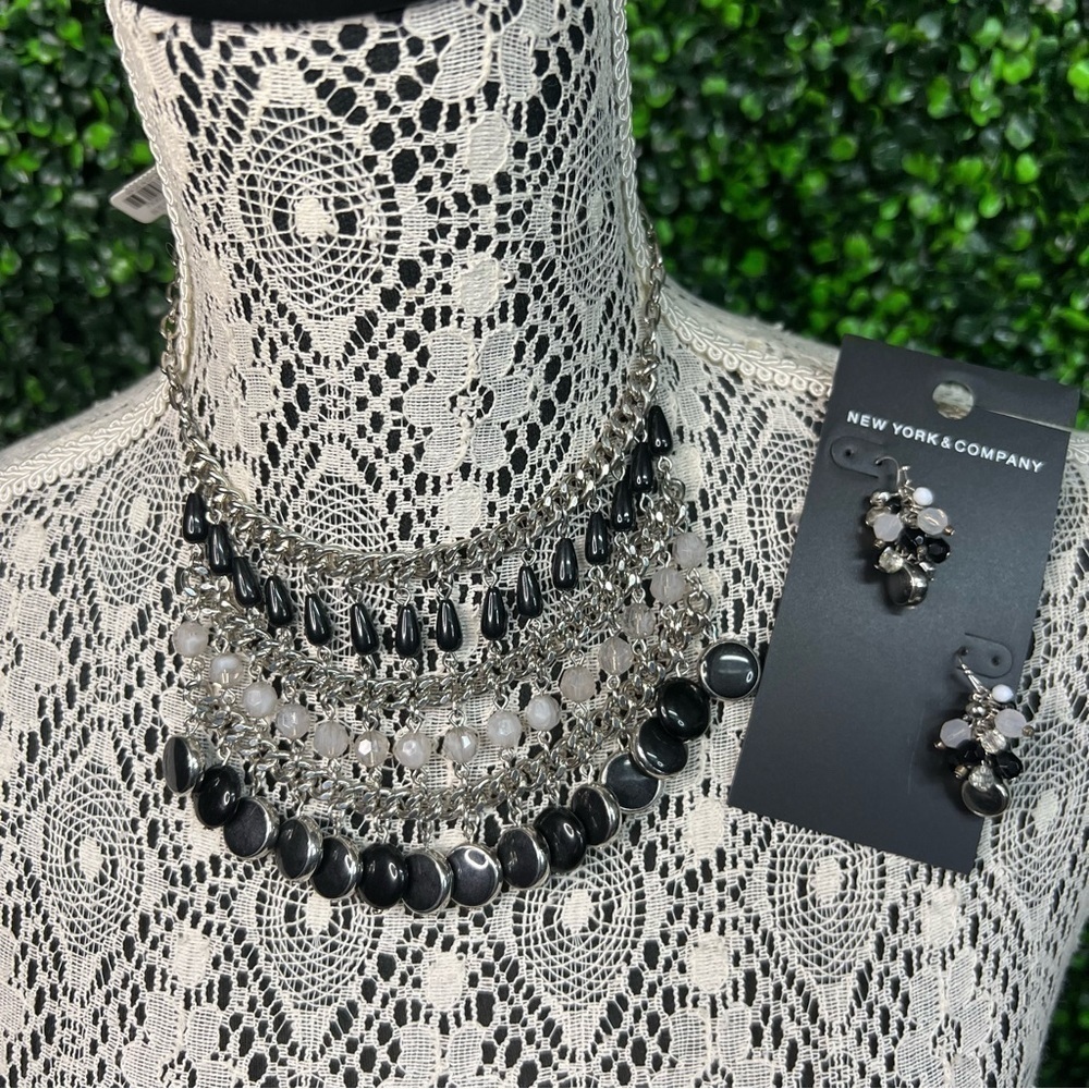NEW YORK & COMPANY | Necklace & Earring Set